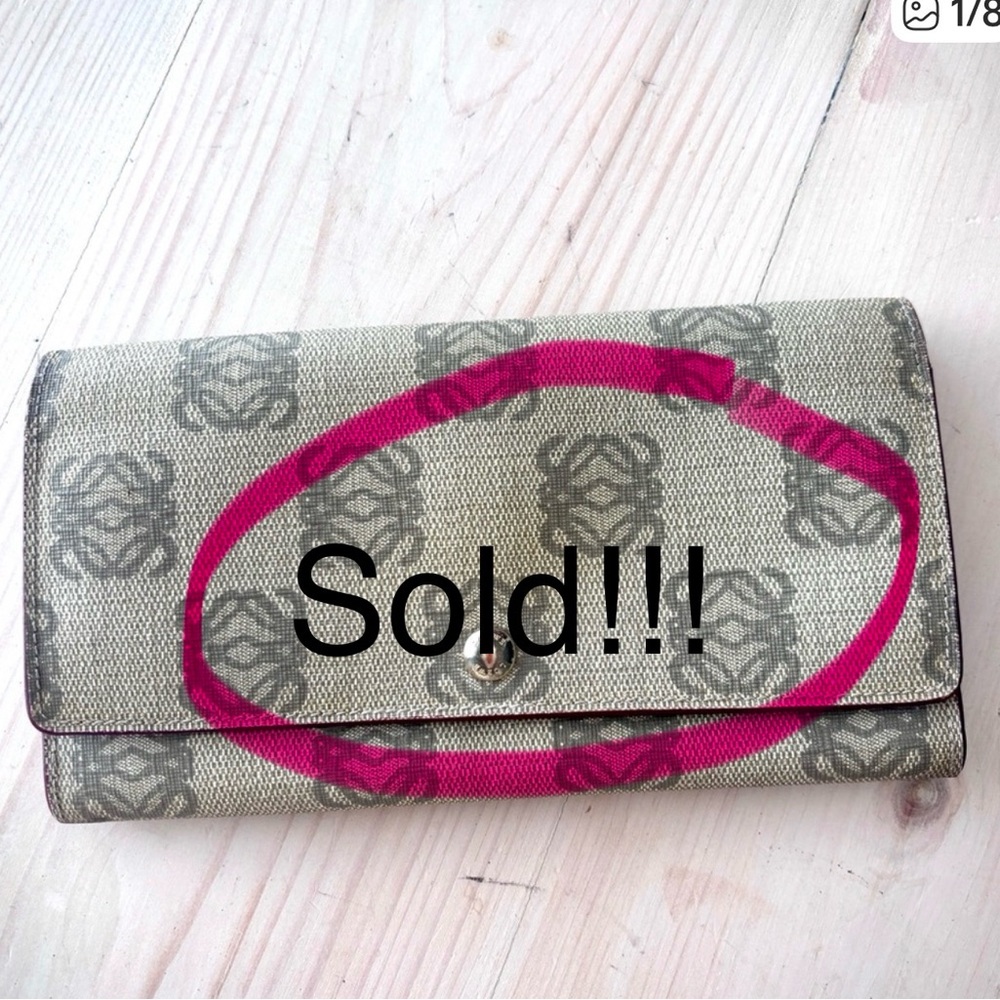 $800 Loewe Long Continental Anagram wallet